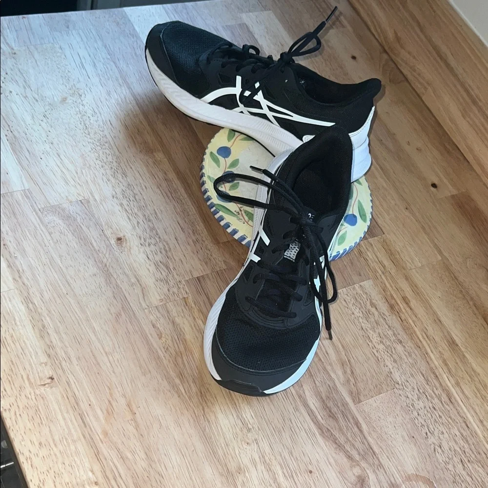 Asics Black and White Men's Running Shoes